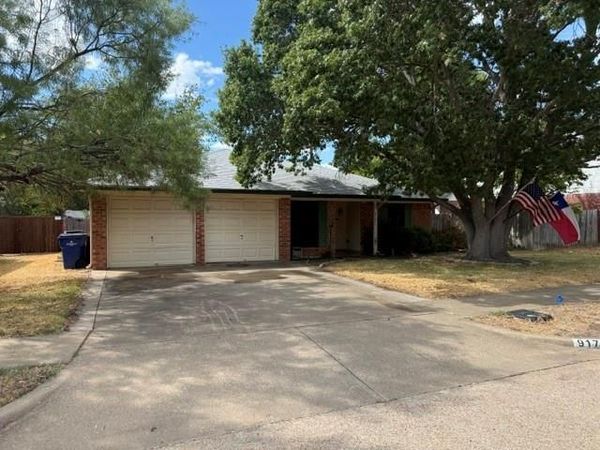 917 Park Place Boulevard , Midlothian, TX 76065