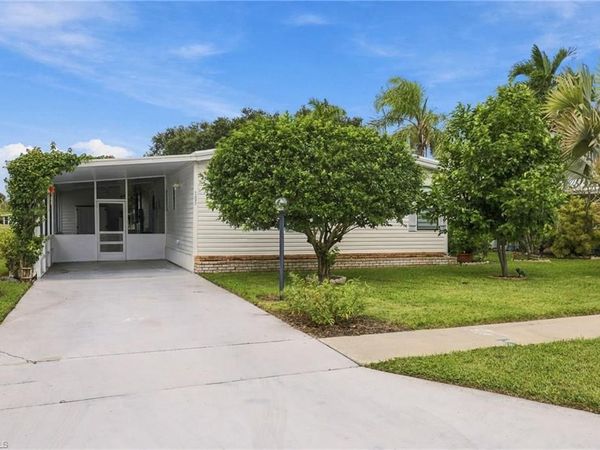 105 Calais CT, NAPLES, FL 34112