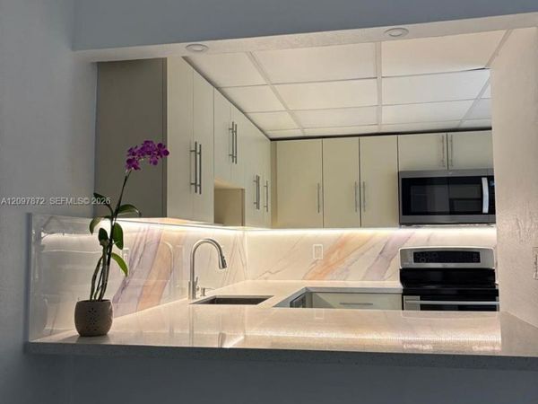 6930 Miami Gardens Dr, Unit 1-103, Hialeah, FL 33015
