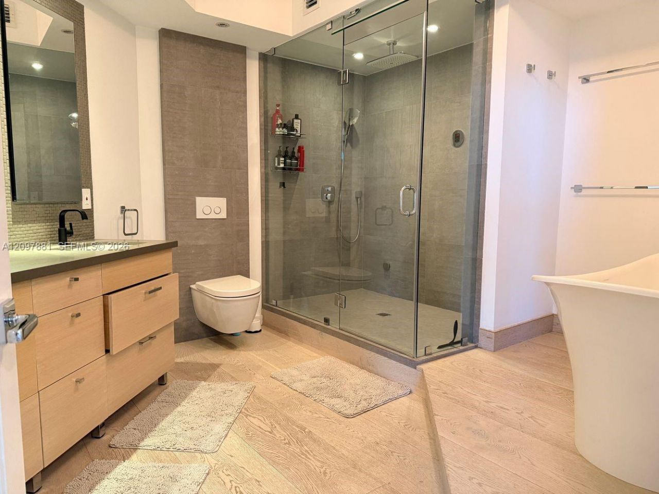 1 Century Ln, Unit 605, Miami Beach, FL 33139 Photo