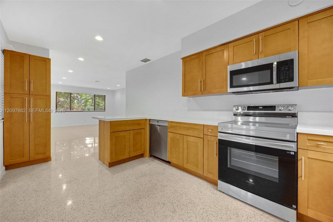 7830 SW 99th St , Miami, FL 33156 Photo