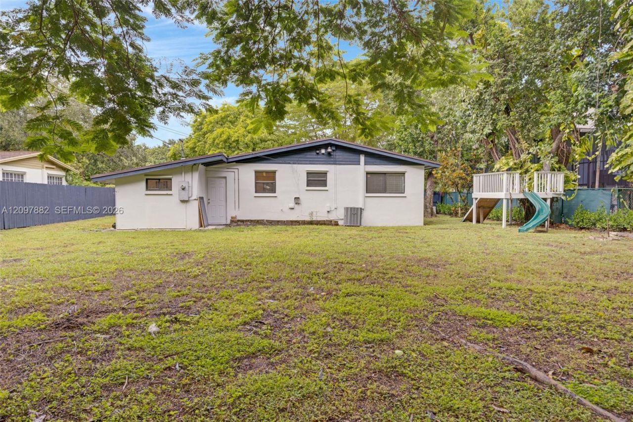 7830 SW 99th St , Miami, FL 33156 Photo