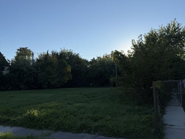 10562 S Lafayette Avenue , Chicago, IL 60628