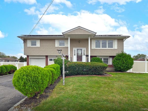 105 N Lewis Avenue , Lindenhurst, NY 11757