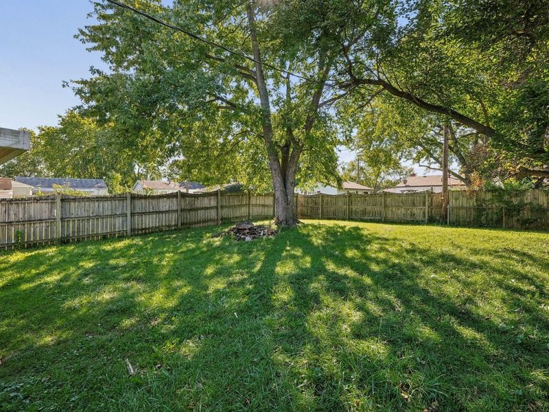 809 Maurine Drive, Columbus, OH 43228 Photo 15