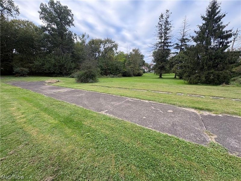 740 Oxford Avenue, Niles, OH 44446 Photo 2