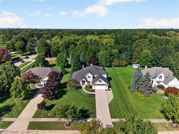 5609 Hawthorne Drive , Highland Heights, OH 44143