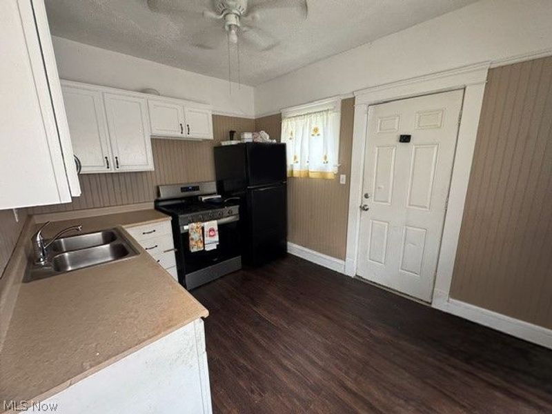1379 W 95th Street, Cleveland, OH 44102 Photo 2