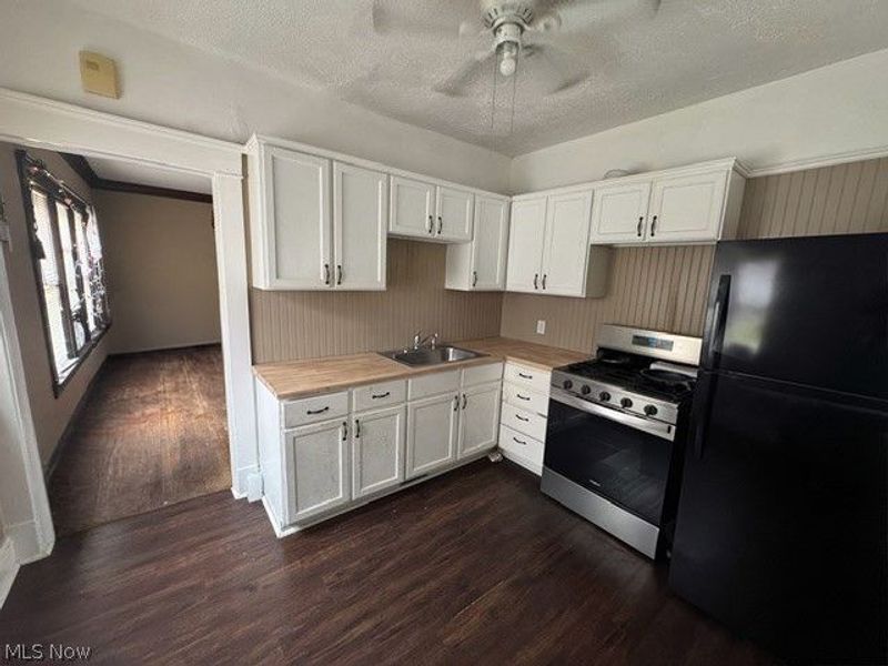 1379 W 95th Street, Cleveland, OH 44102 Photo 3