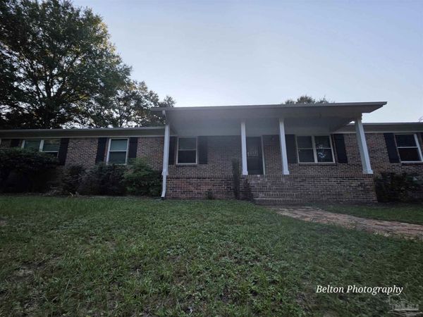 9819 Kawanee Dr, Pensacola, FL 32514