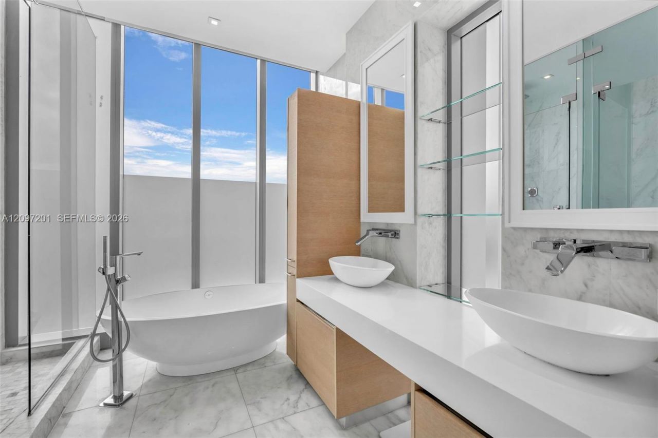 9501 Collins Ave , Unit 1, Surfside, FL 33154 Photo