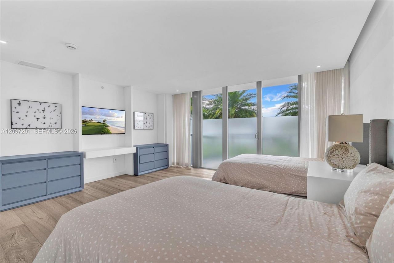 9501 Collins Ave , Unit 1, Surfside, FL 33154 Photo
