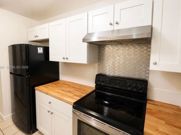 20674 NW 38th Ave , Miami Gardens, FL 33055