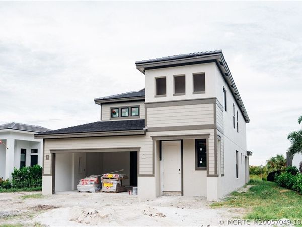 411 SE Via Sangro, Port St Lucie, FL 34952