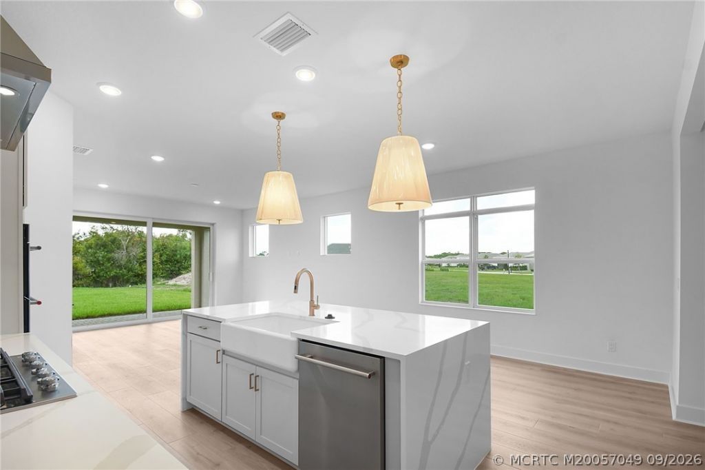 411 SE Via Sangro, Port Saint Lucie, FL 34952 Photo