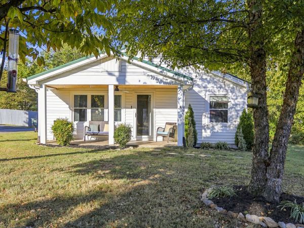 905 S Russell St, Portland, TN 37148