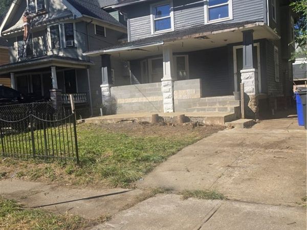 9509 Kempton Avenue, Cleveland, OH 44108