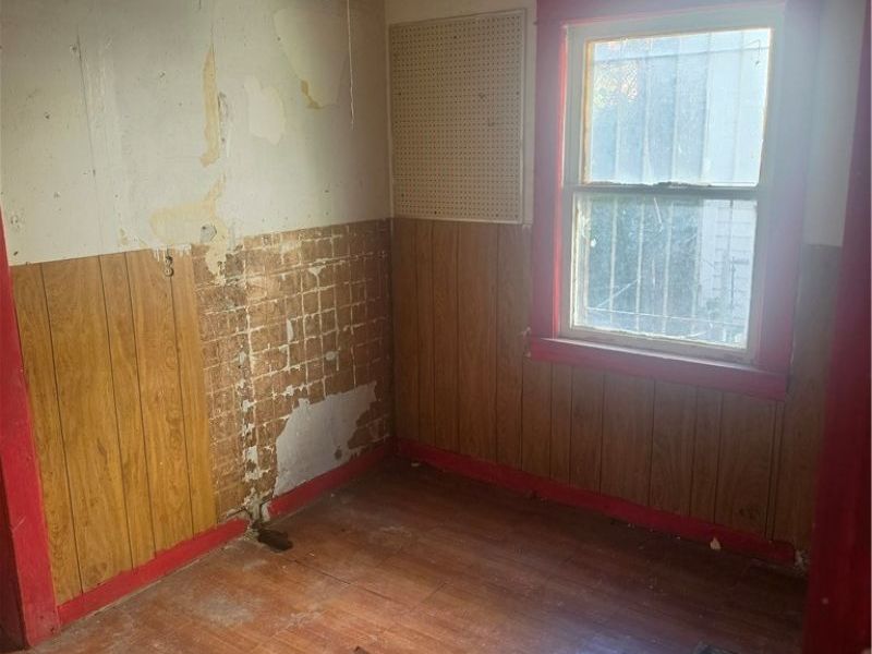 9509 Kempton Avenue, Cleveland, OH 44108 Photo 9