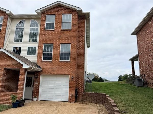 108 Empson Drive , Valmeyer, IL 62295