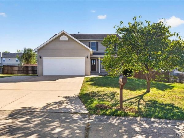8 Equestrian Trail , Wright City, MO 63390