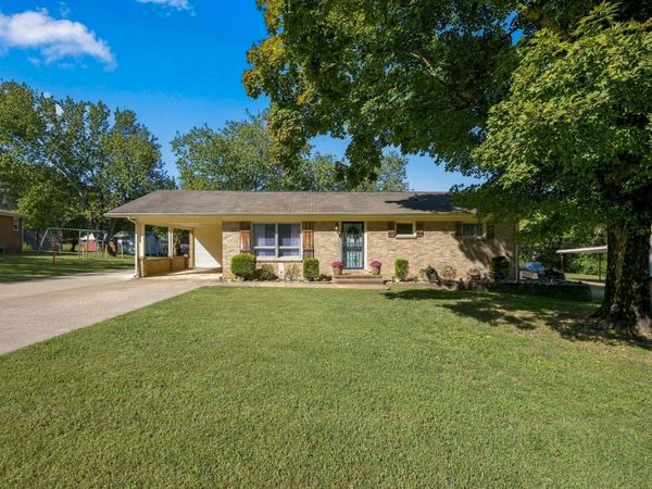 204 Park Cir , Waverly, TN 37185