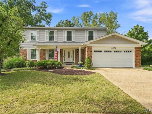 14424 White Pine Ridge Lane , Chesterfield, MO 63017