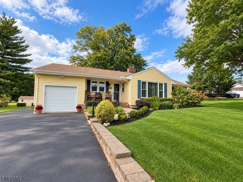 18 School Rd, Readington, NJ 08889 Main Photo