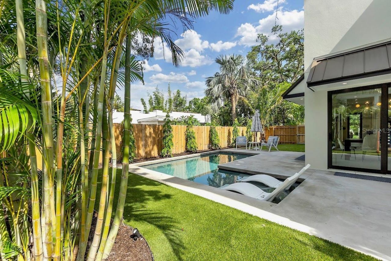 2425 Temple Street, Sarasota, FL 34239 Photo