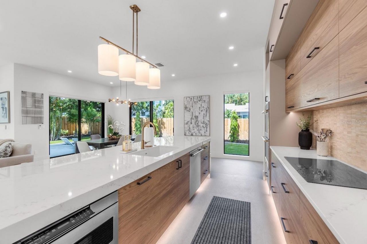 2425 Temple Street, Sarasota, FL 34239 Photo