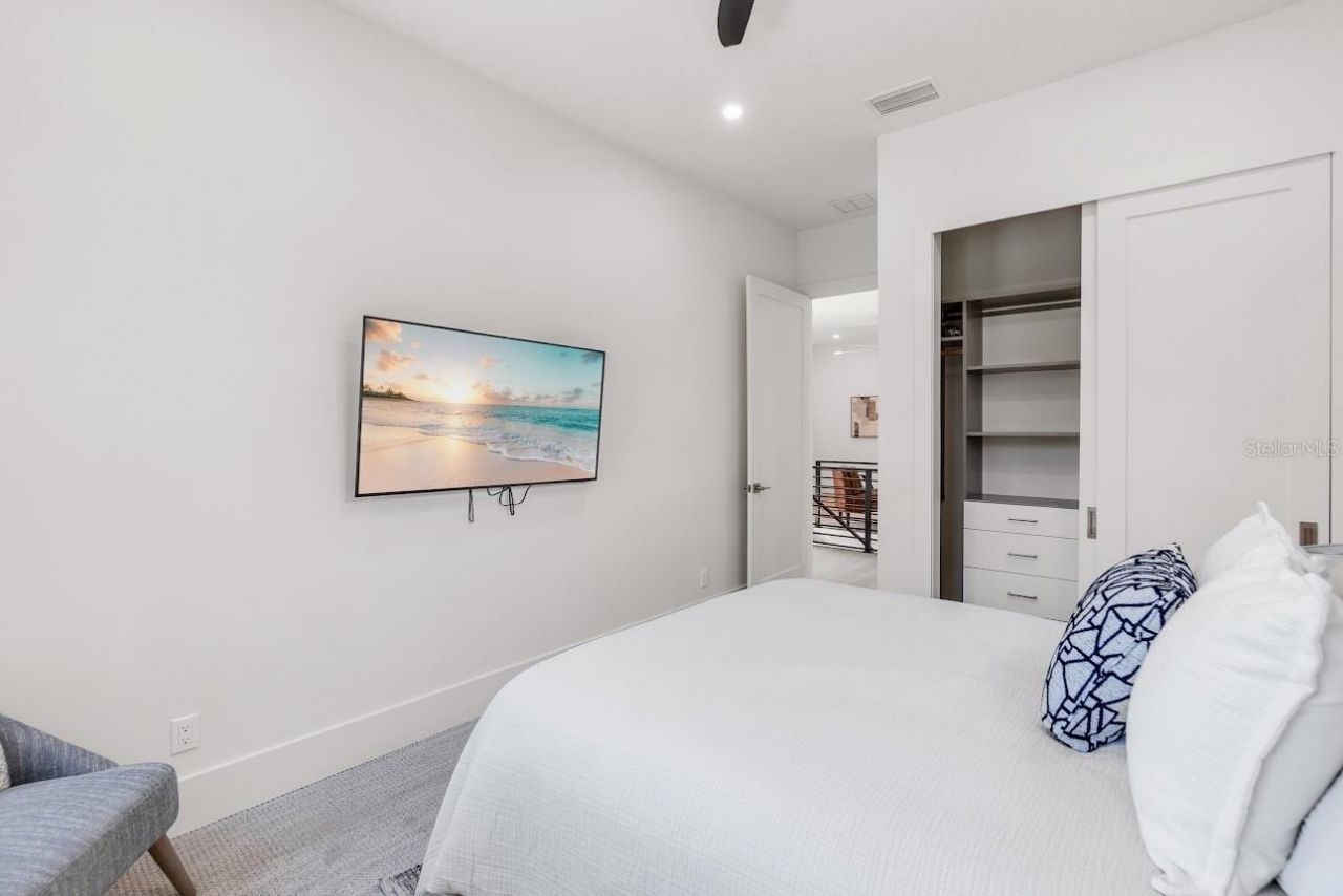 2425 Temple Street, Sarasota, FL 34239 Photo