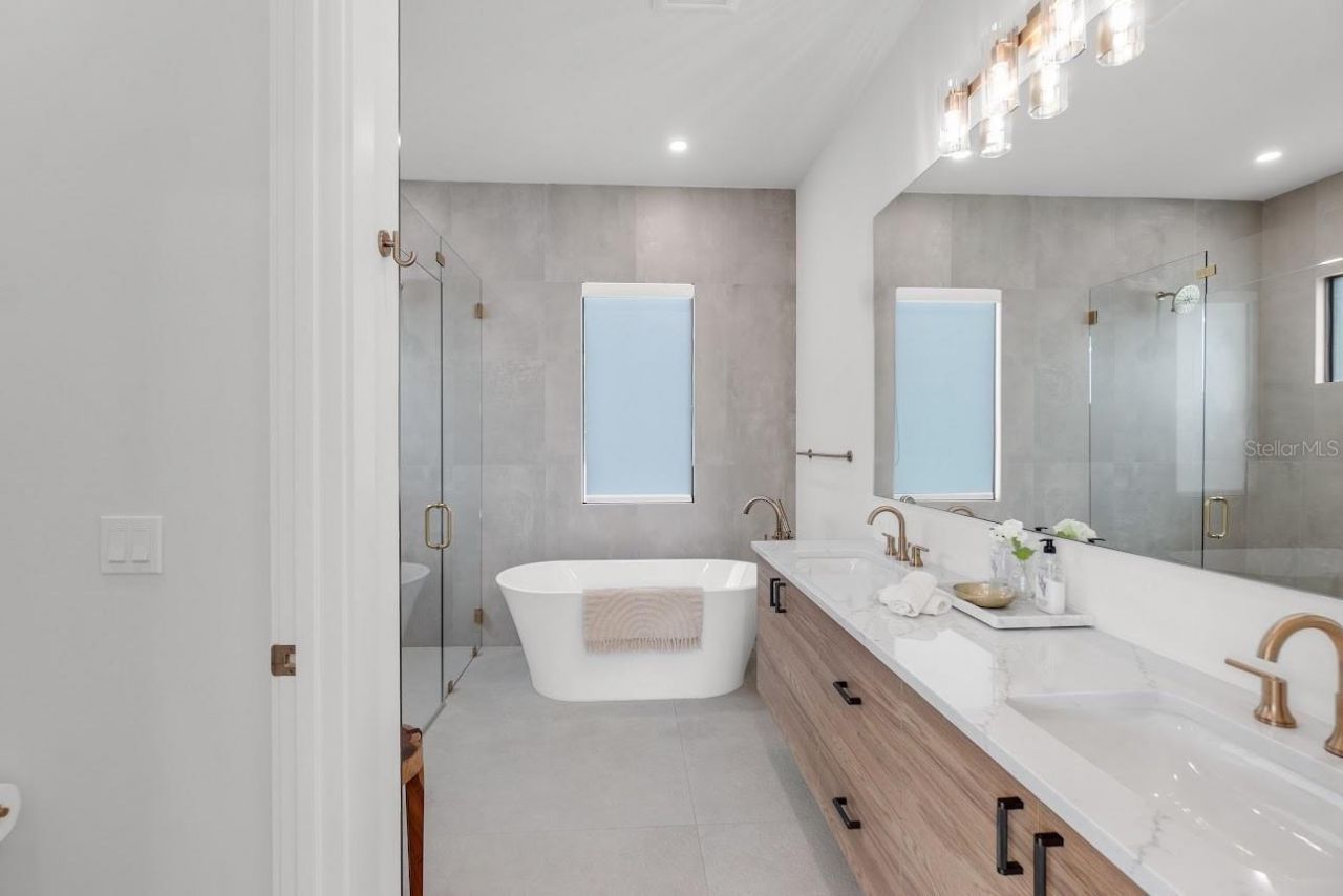 2425 Temple Street, Sarasota, FL 34239 Photo