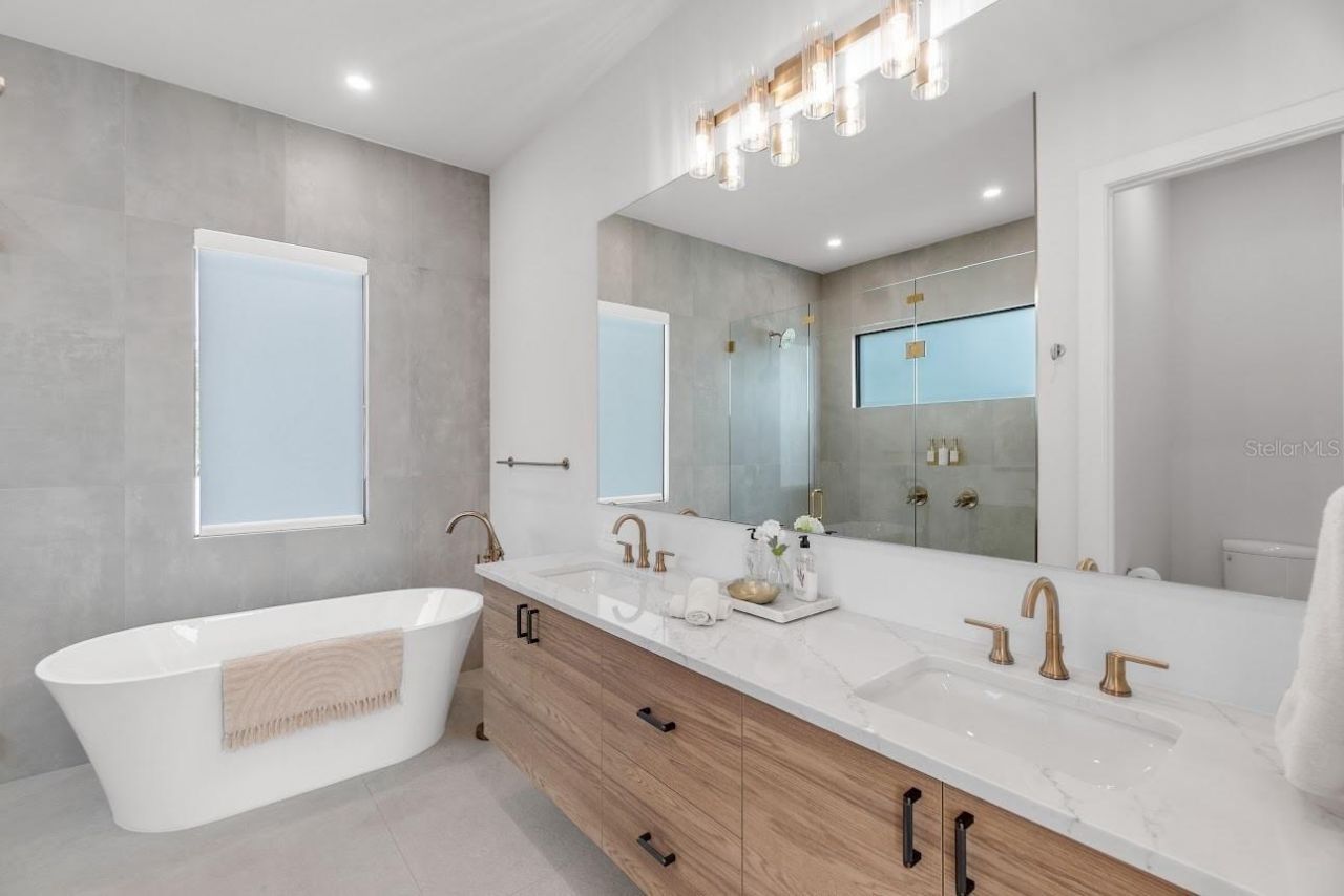 2425 Temple Street, Sarasota, FL 34239 Photo