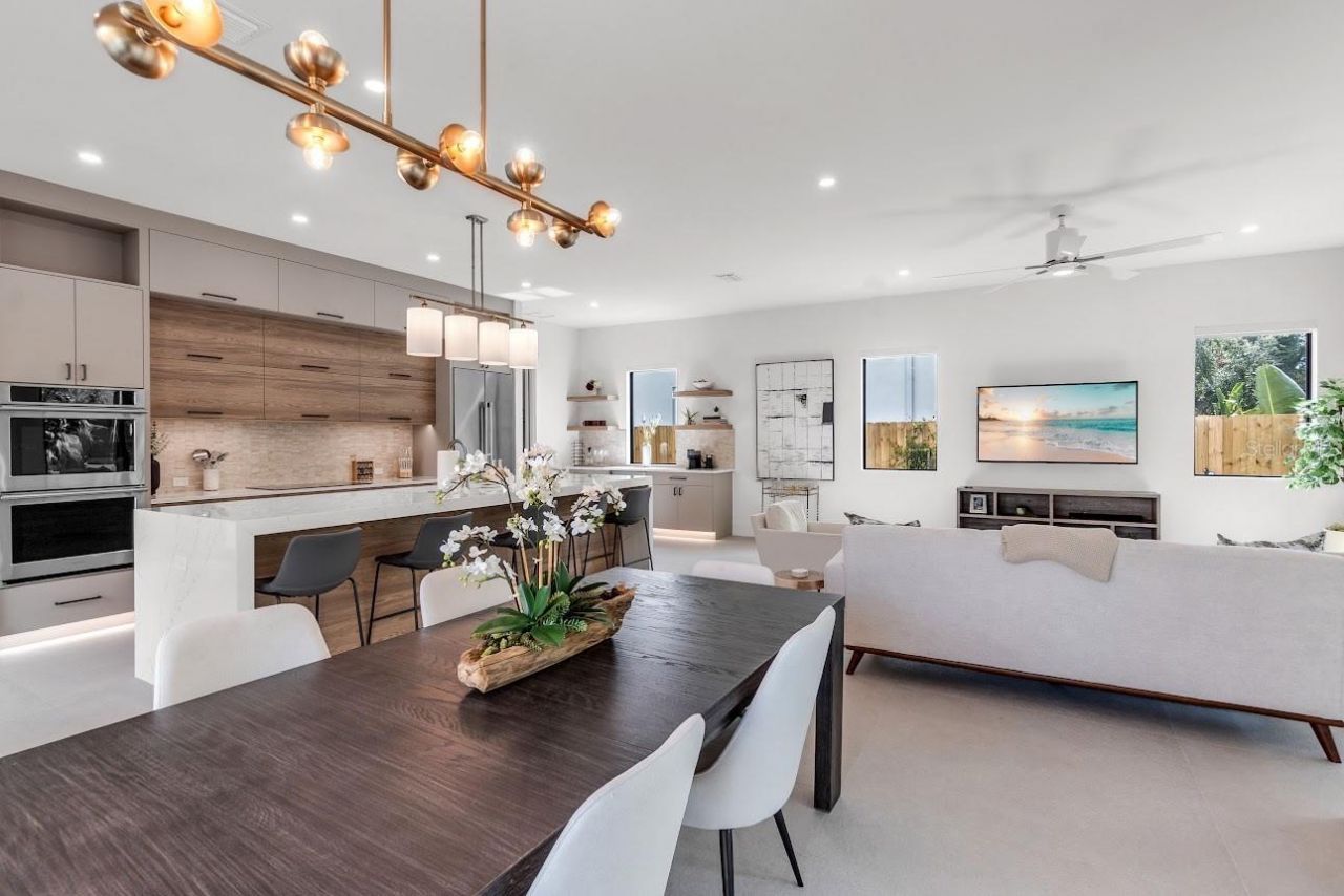 2425 Temple Street, Sarasota, FL 34239 Photo