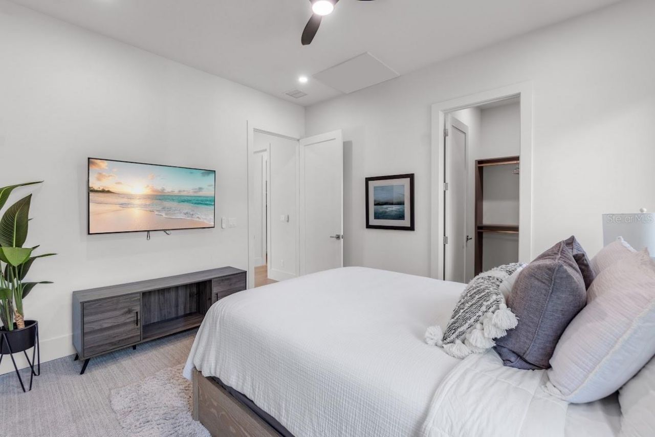 2425 Temple Street, Sarasota, FL 34239 Photo