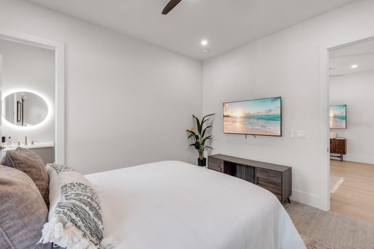 2425 Temple Street, Sarasota, FL 34239 Photo