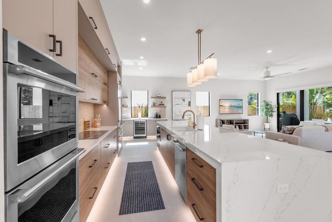 2425 Temple Street, Sarasota, FL 34239 Photo