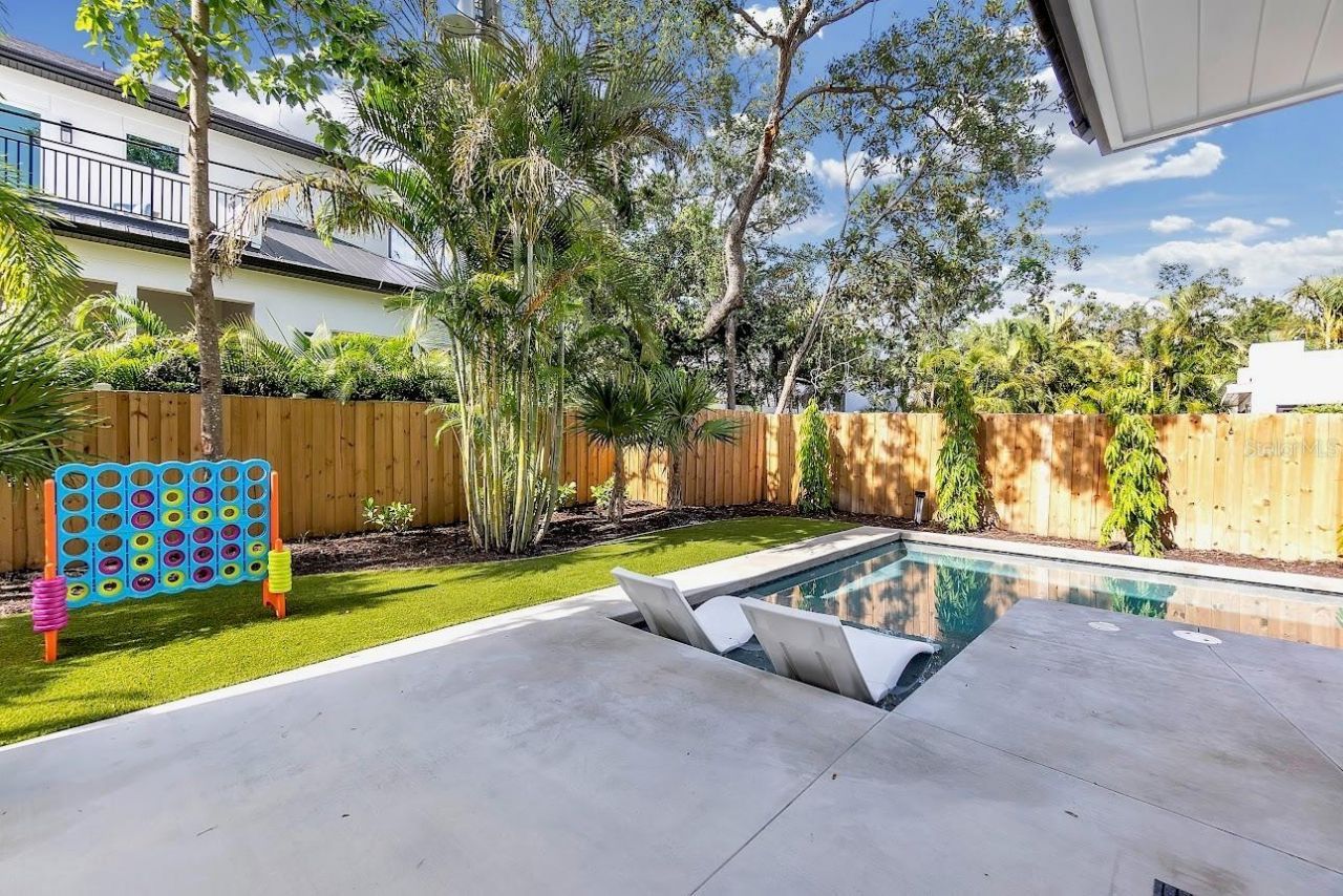 2425 Temple Street, Sarasota, FL 34239 Photo