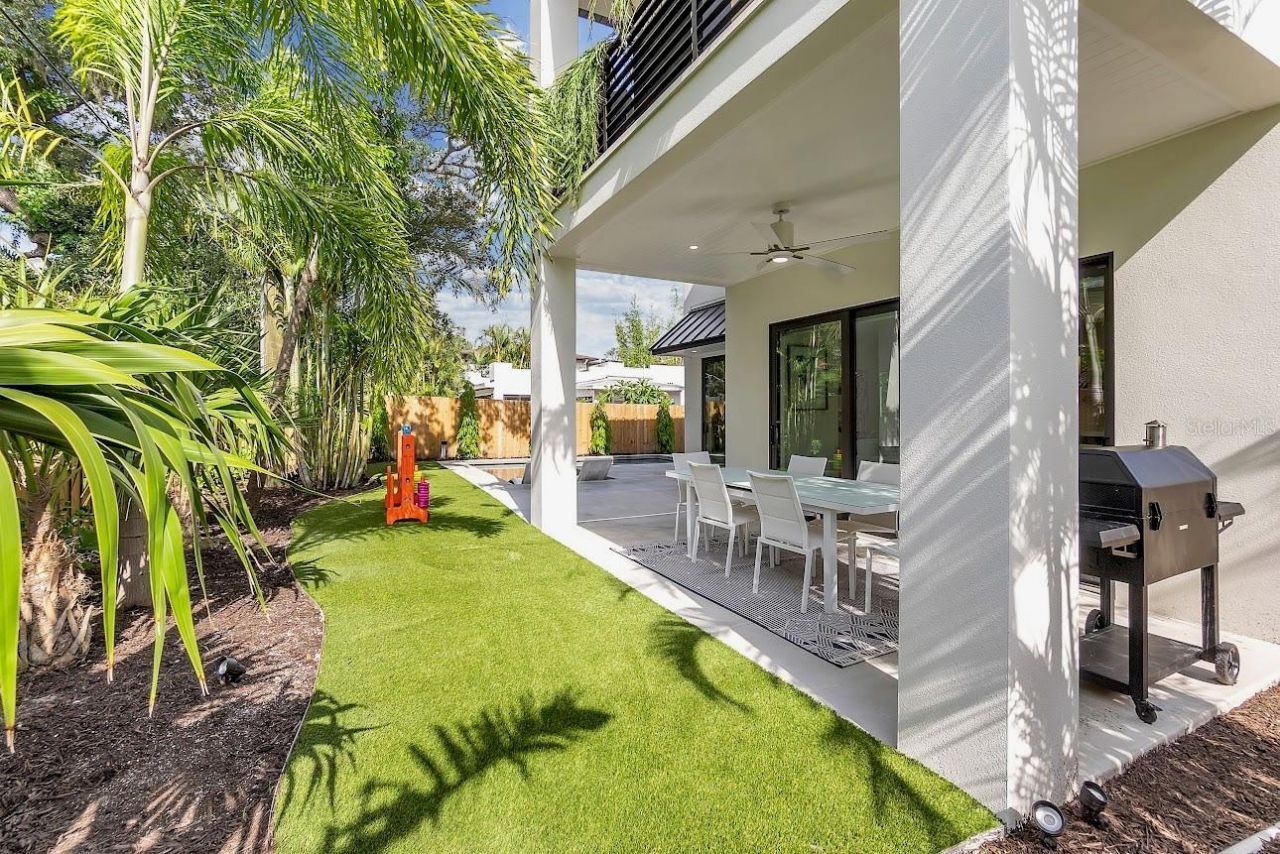 2425 Temple Street, Sarasota, FL 34239 Photo
