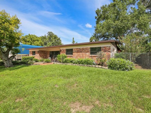 512 WHITE OAK AVENUE , BRANDON, FL 33510