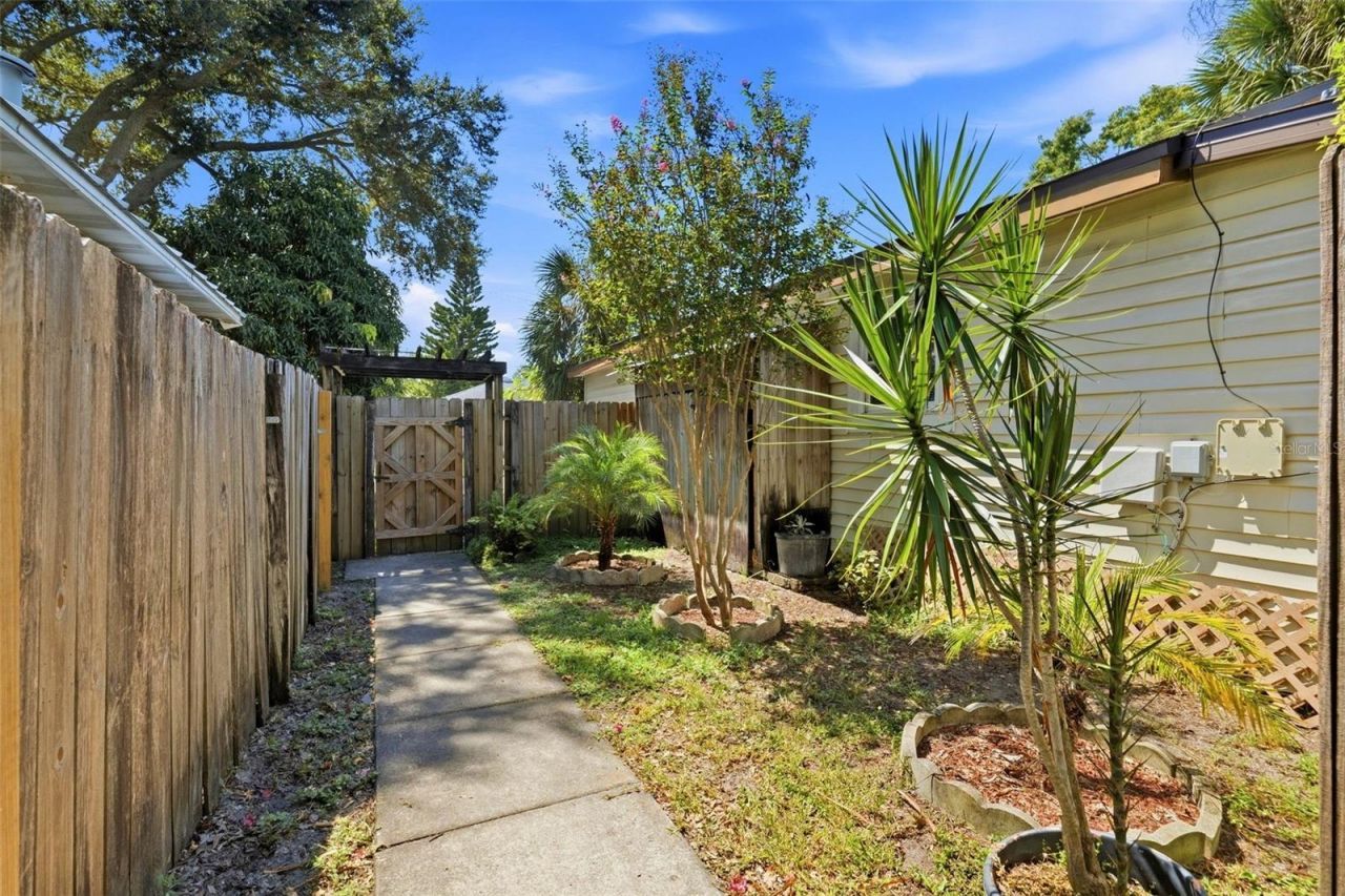 1751 29th Avenue N, Saint Petersburg, FL 33713 Photo