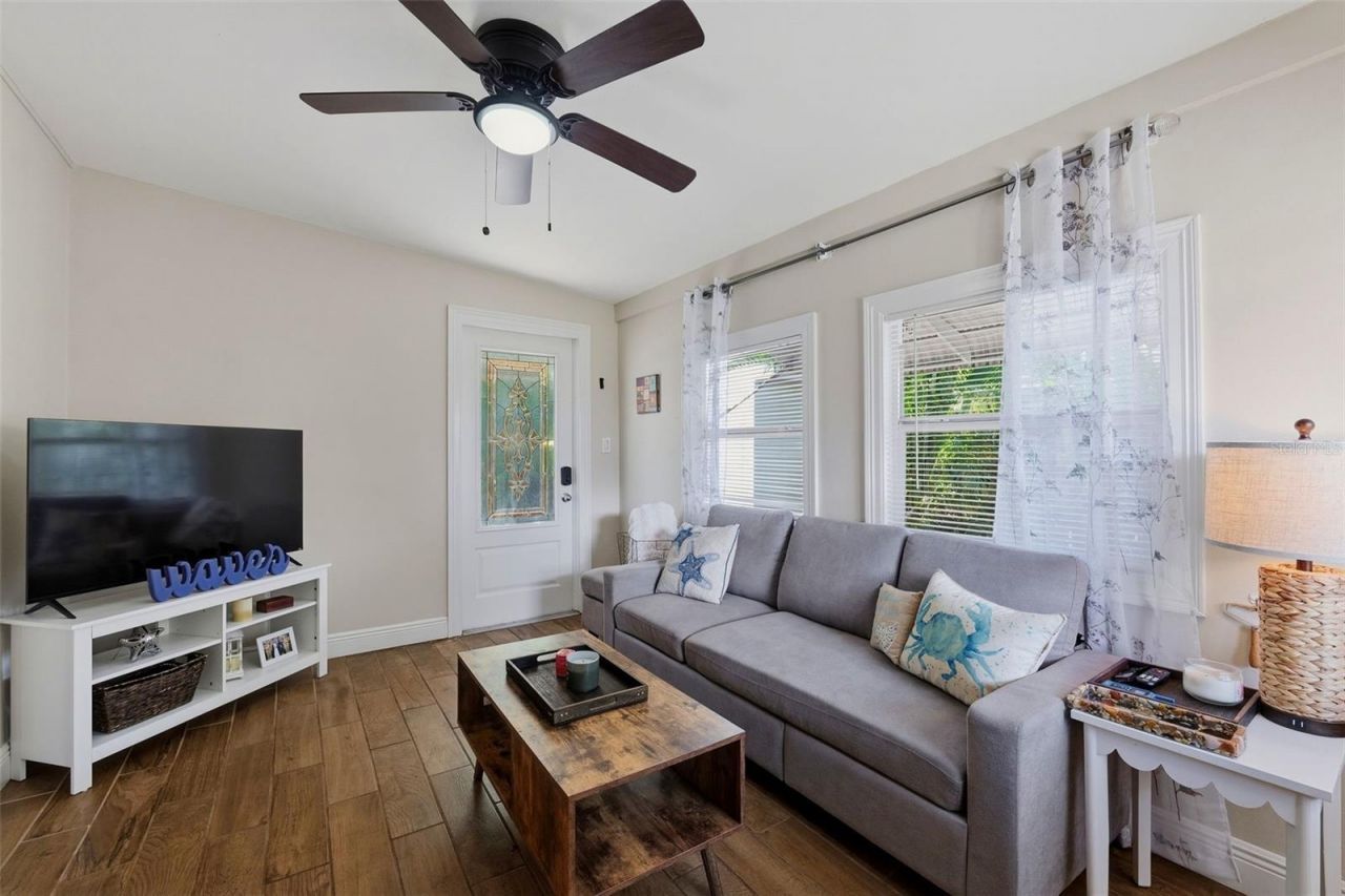 1751 29th Avenue N, Saint Petersburg, FL 33713 Photo