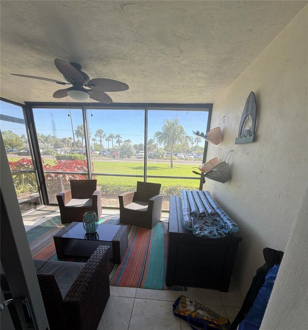 777 Beach Road, Unit 1E, Sarasota, FL 34242 Photo