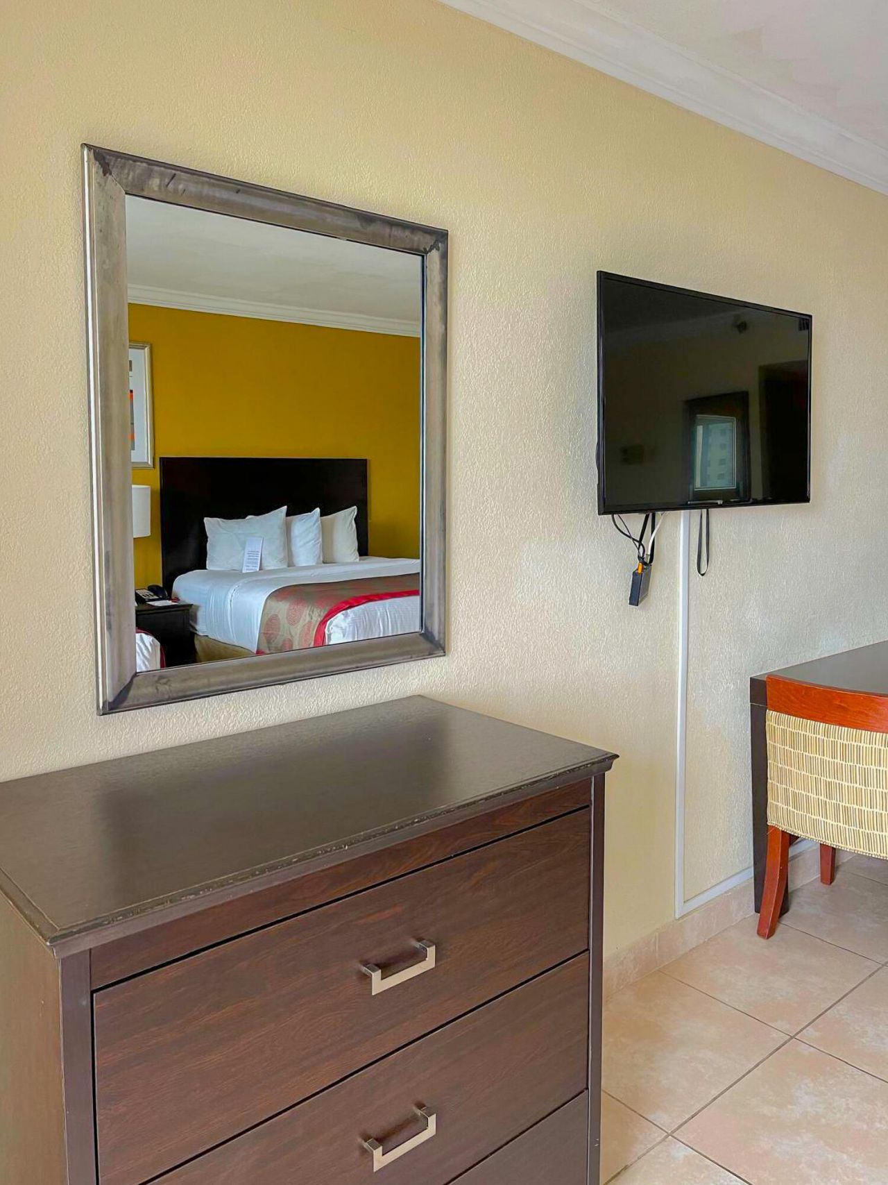 19201 Collins Avenue, Unit 1034, Sunny Isles Beach, FL 33160 Photo