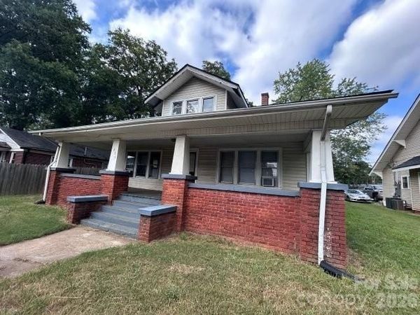439 2nd Avenue SE, Hickory, NC 28602