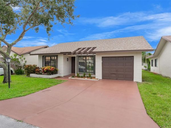 1563 SW 22nd Ter, Deerfield Beach, FL 33442