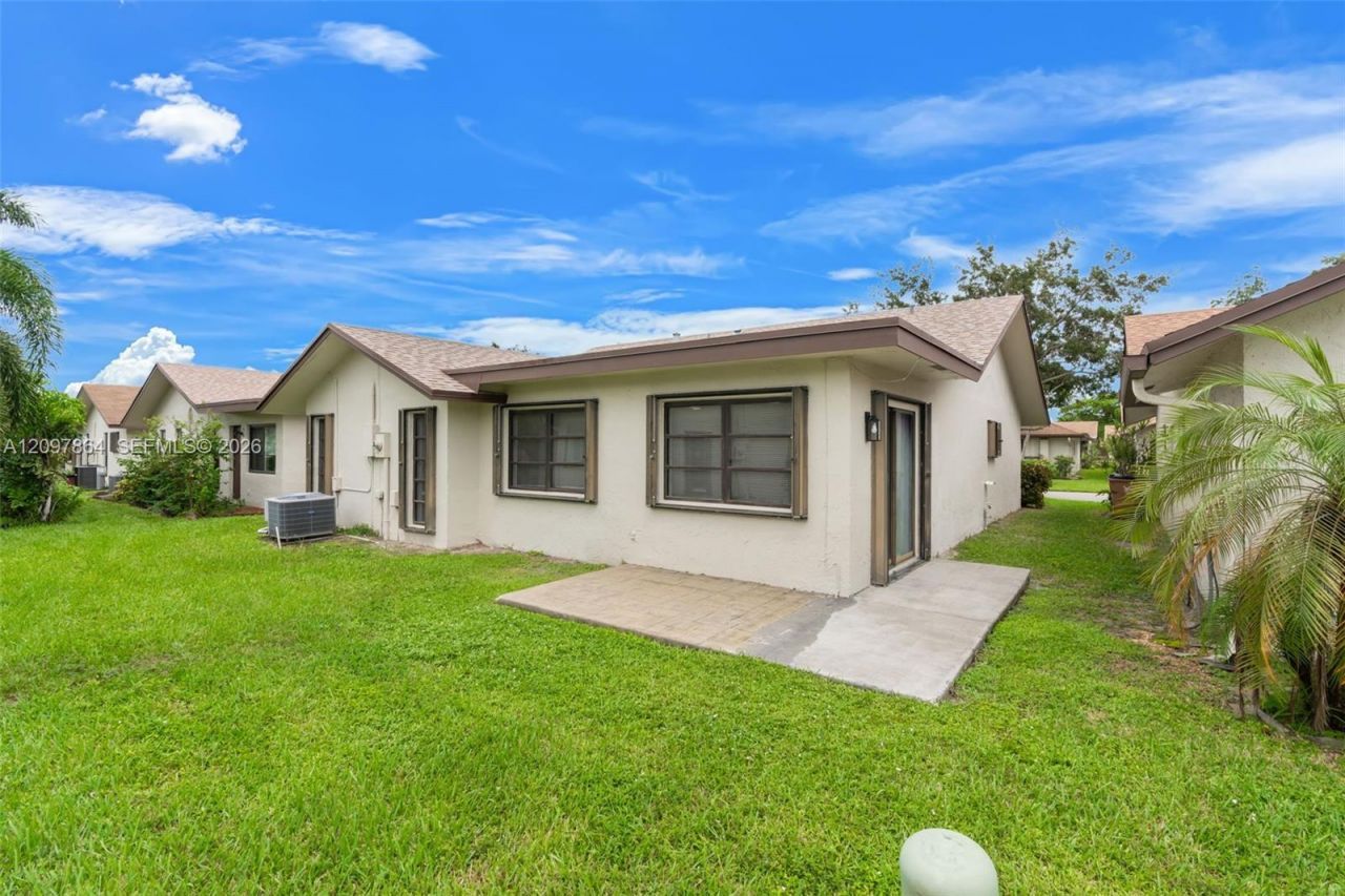 1563 SW 22nd Ter, Deerfield Beach, FL 33442 Photo