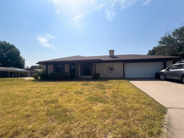 1324 Amherst Street , Burkburnett, TX 76354