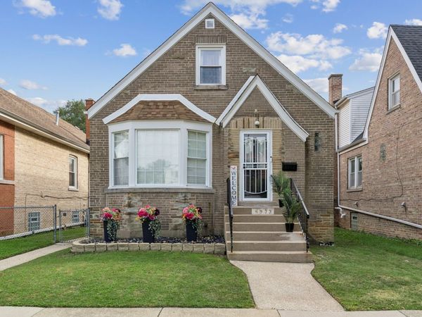 6973 W Nelson Street , Chicago, IL 60634
