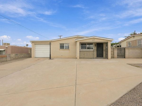317 64th Street SW, Albuquerque, NM 87121