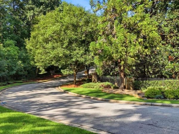 2039 Fontainbleau Drive, Conyers, GA 30094